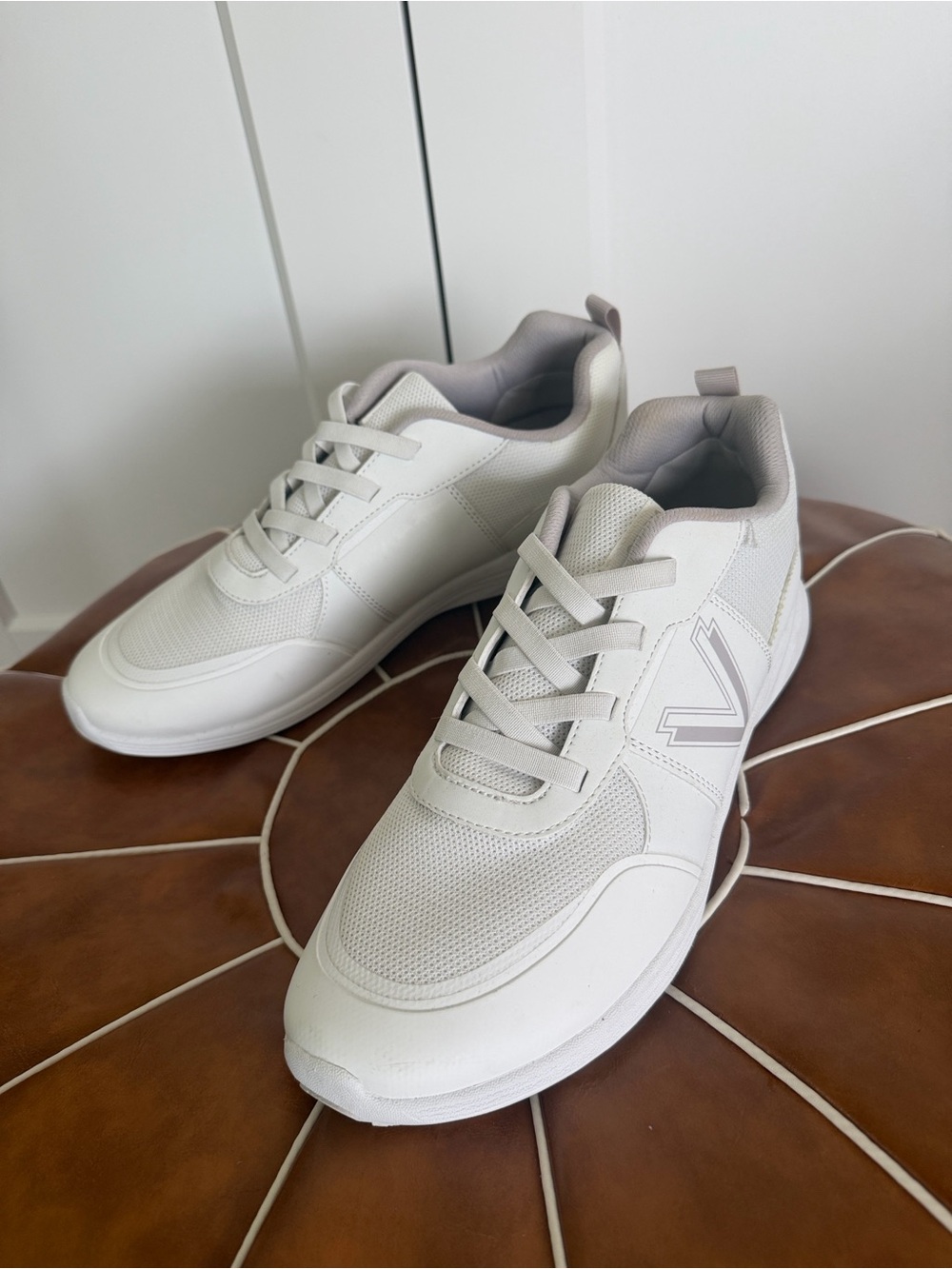 Vionic Men's White Athletic Sneakers with Subtle Gray Accents